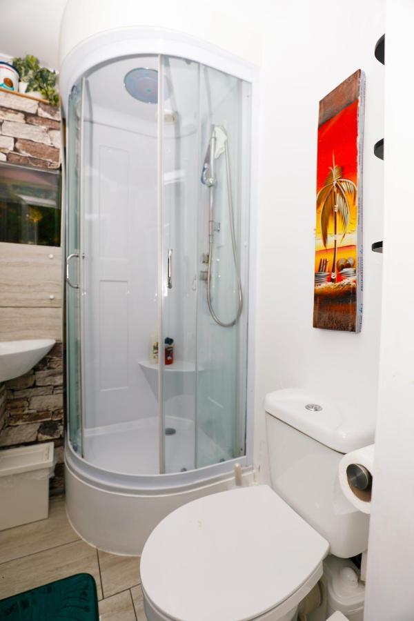 Harmony Haven - Ocean Drive Suite นอตติงแฮม ภายนอก รูปภาพ